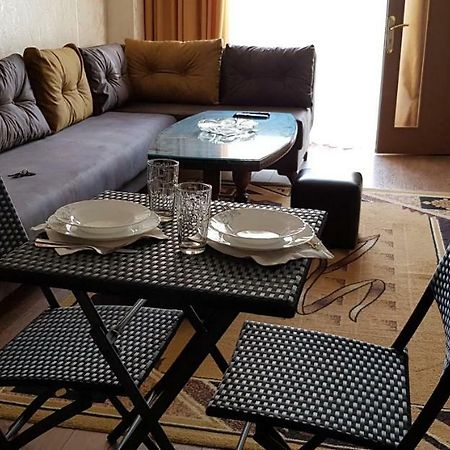 Nino Apartment On Pirosmani Батумі Екстер'єр фото