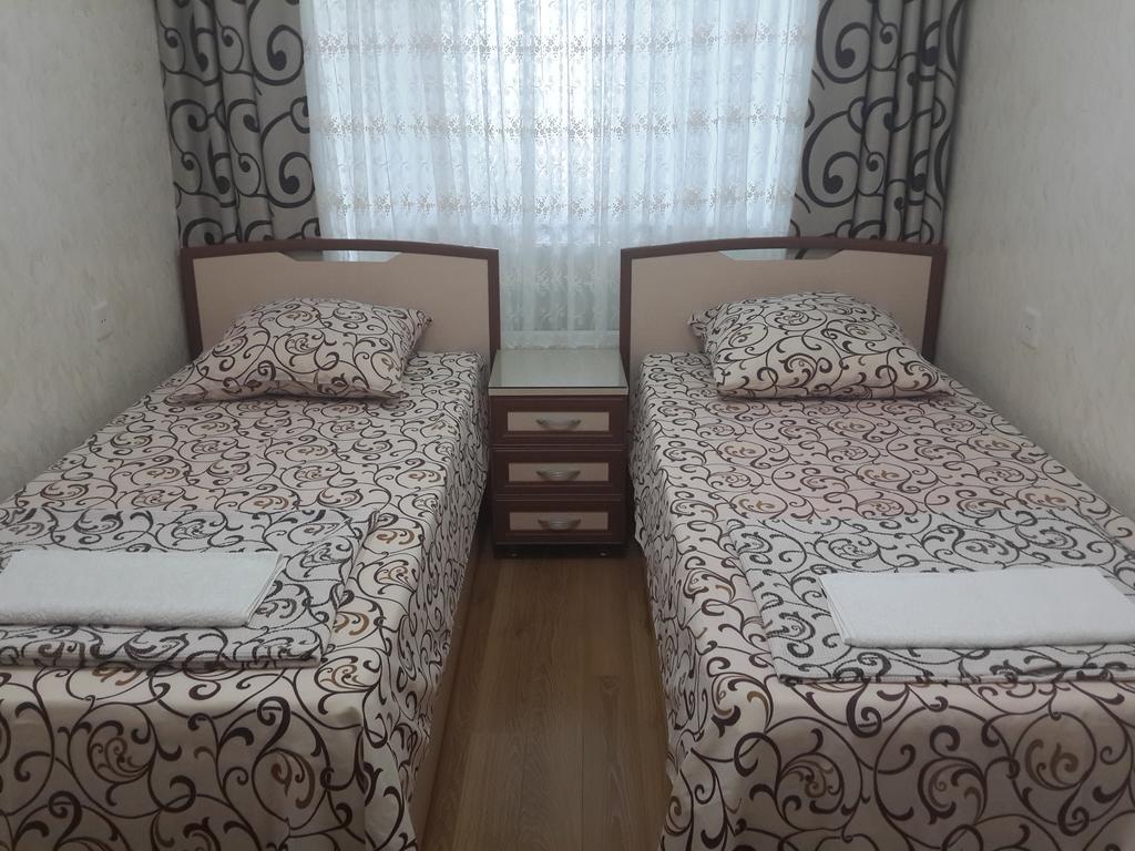 Nino Apartment On Pirosmani Батумі Екстер'єр фото